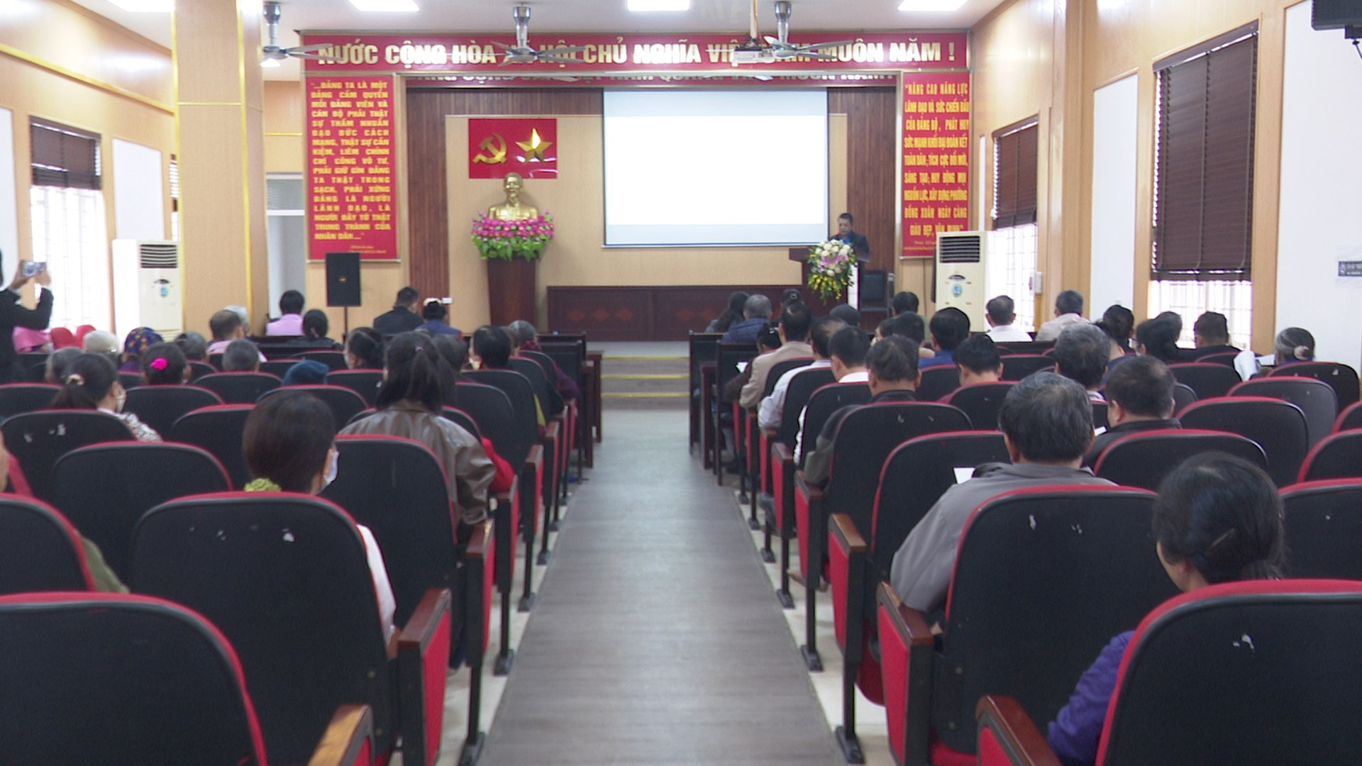 Hội nghị tuyên truyền chính sách pháp luật lao động, tư vấn giới thiệu việc làm trong nước và xuất khẩu lao động tại Thành Phố Phúc Yên